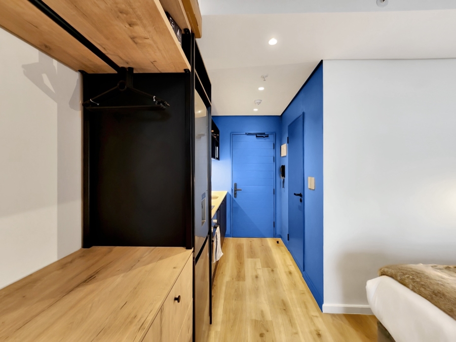 1 Bedroom Property for Sale in Sea Point Western Cape